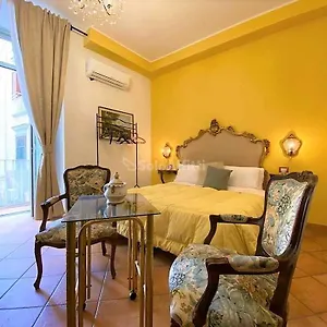Donna Anna , Naples Italie